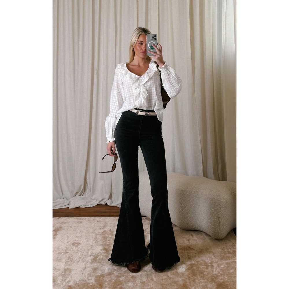 Show Me Your MuMu Black Flare Leg Bell Bottom Shark Bite Jeans Stretchy Berkeley